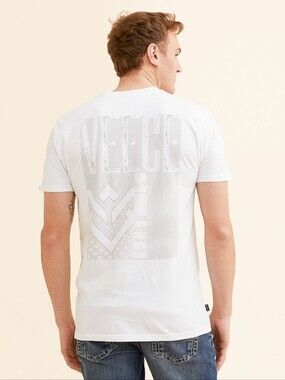 NWT | Veece Buckle Exclusive Grunge T-Shirt | Small